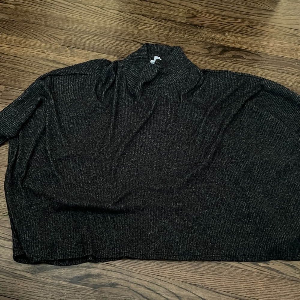 AMADI Size S Grey Ribbed Mock Turtle Neck Sweater